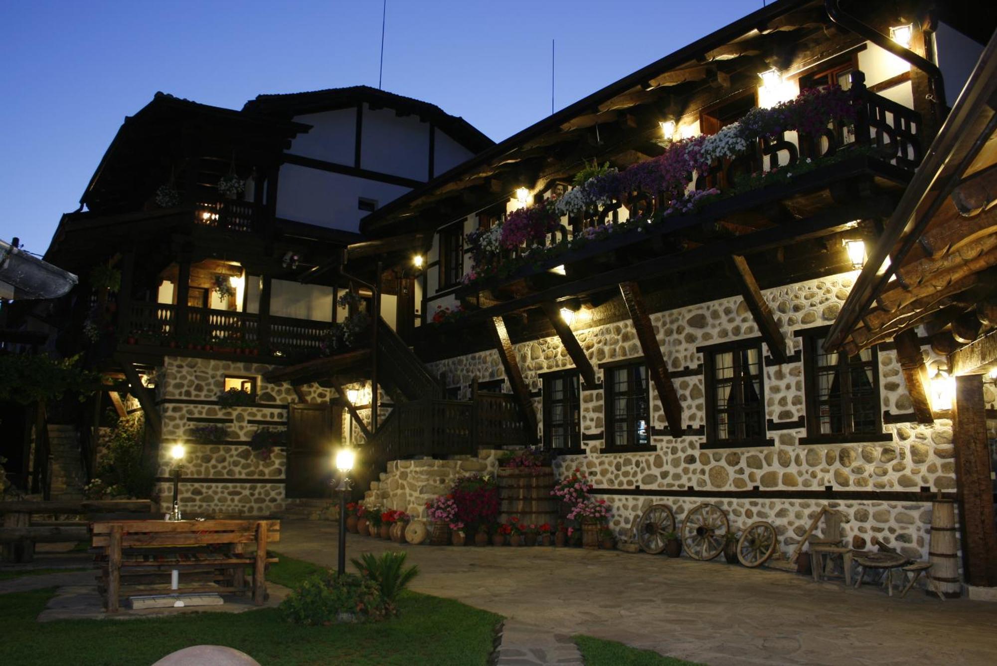 Family Hotel Makedonska Kruchma Dobrinischte Exterior foto
