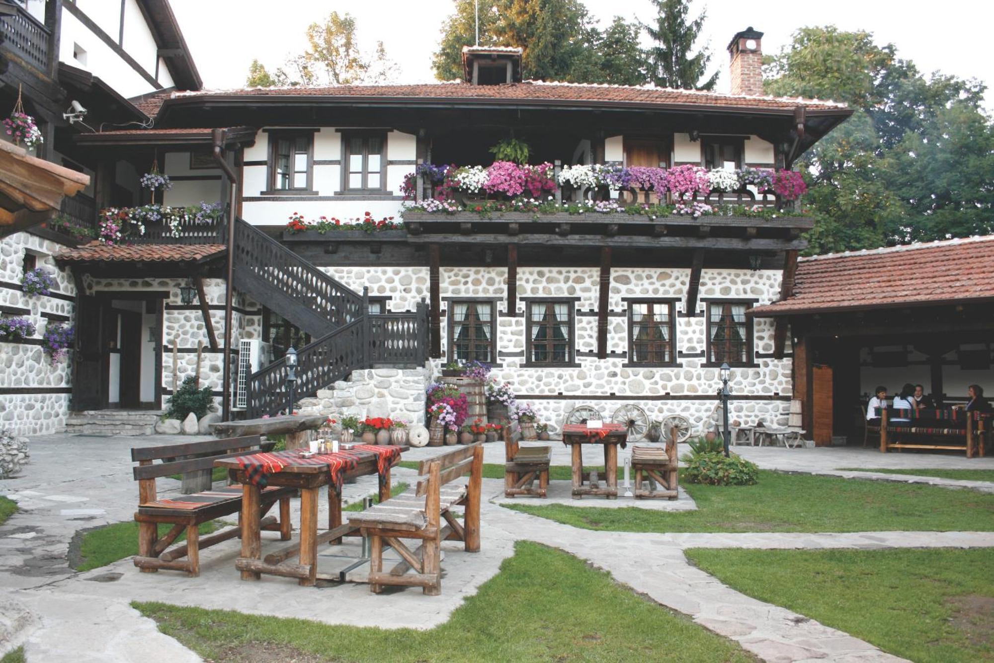 Family Hotel Makedonska Kruchma Dobrinischte Exterior foto